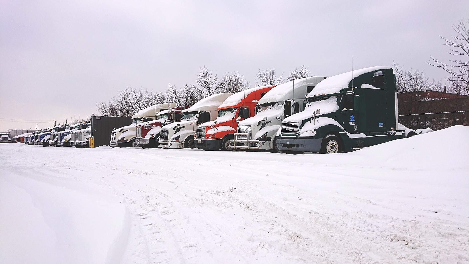 You are currently viewing Snowstorms Threatening Truckers Drive Lawmakers To Protect With A Bill